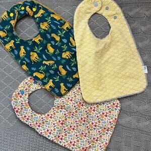 Star Kids The Shop BOUTIQUE Brand Animals & Colorful Kids Bib Set